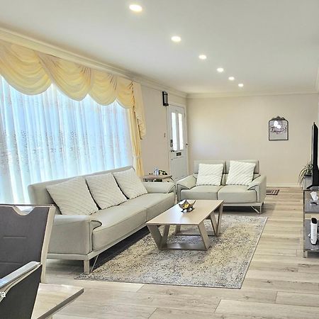 Luxurious Cozy House In Bluffs With Lake View Villa Toronto Exteriör bild