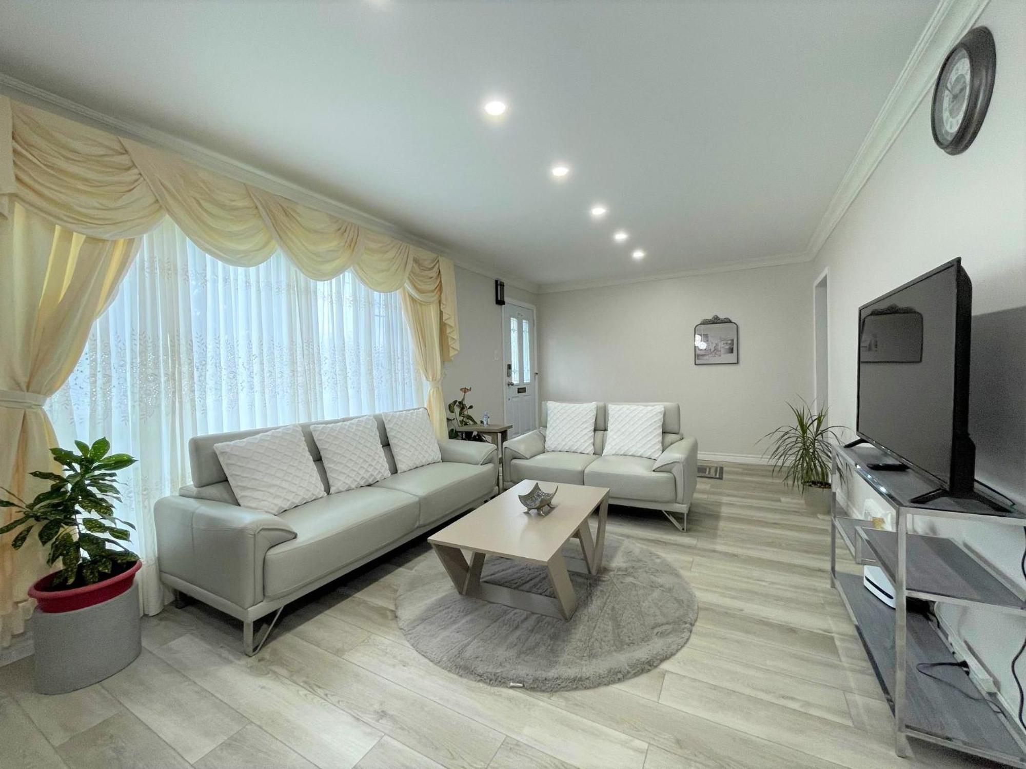 Luxurious Cozy House In Bluffs With Lake View Villa Toronto Exteriör bild