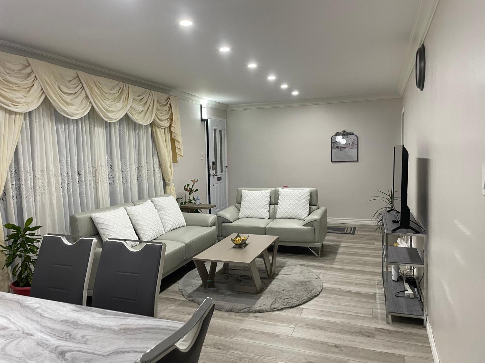 Luxurious Cozy House In Bluffs With Lake View Villa Toronto Exteriör bild